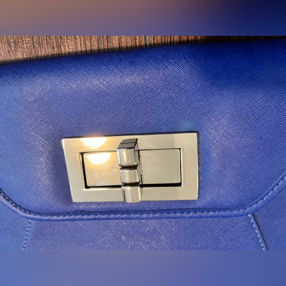 Apt 9 Royal Blue clutch/handbag.  Faux leather. Chain strap, removable. - Picture 5 of 16